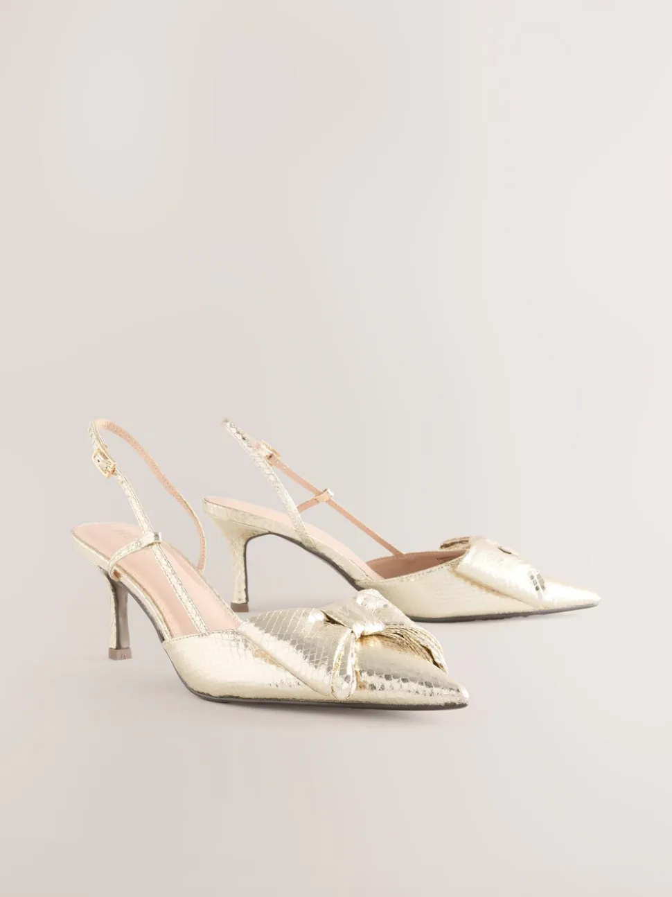 Goud - Forever Comfort® schoenen met strik, hielbandje en spitse neus