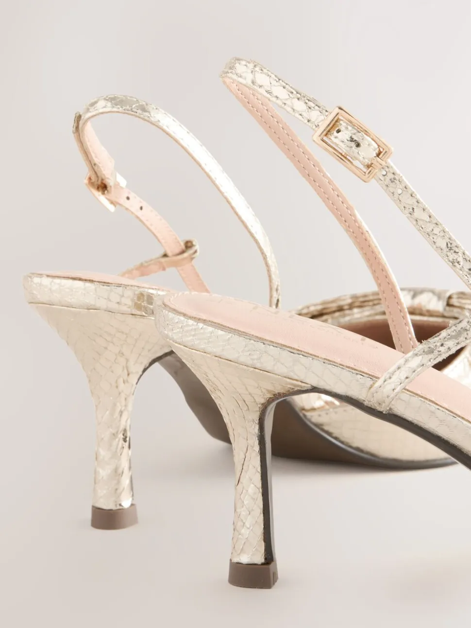Goud - Forever Comfort® schoenen met strik, hielbandje en spitse neus