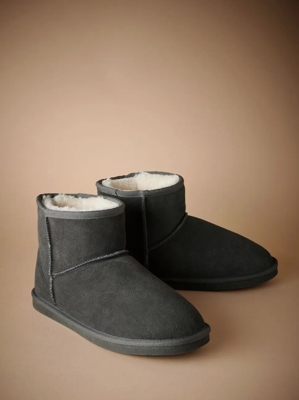 Grijs - Signature Suede Slipper Boots with Faux Fur Lining