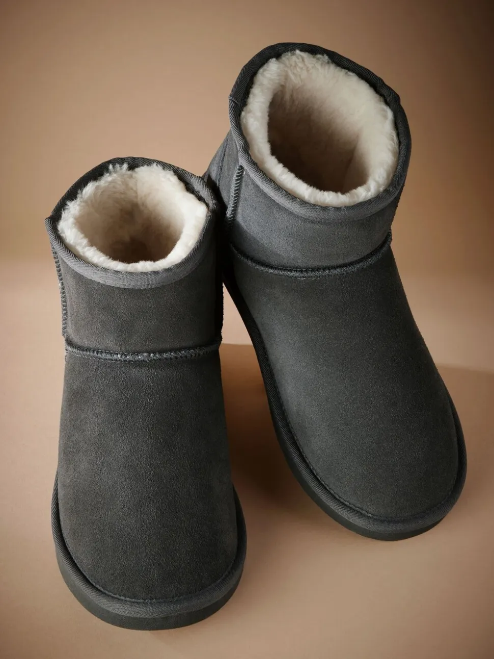 Grijs - Signature Suede Slipper Boots with Faux Fur Lining