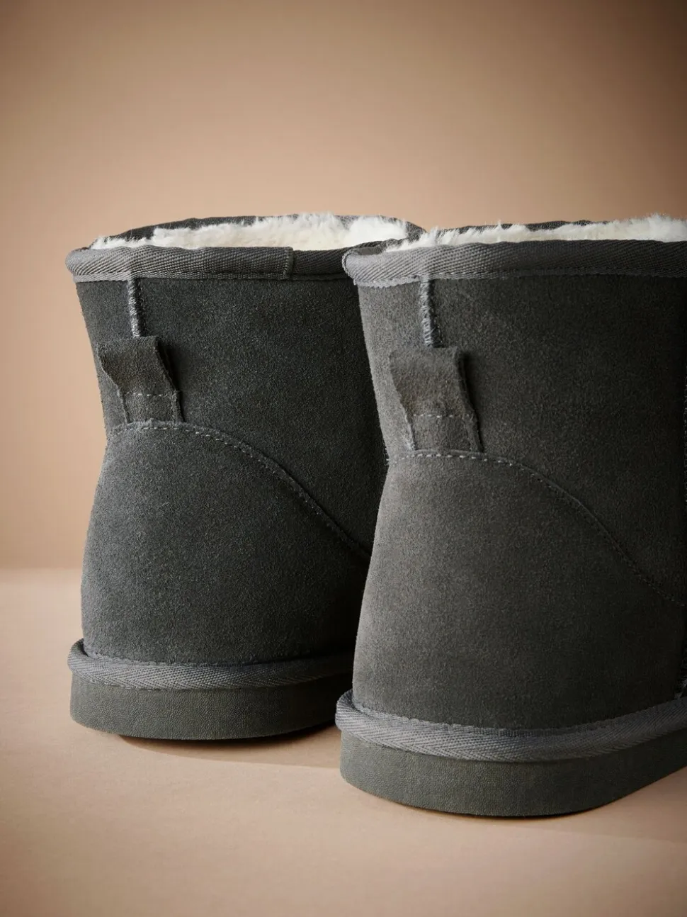 Grijs - Signature Suede Slipper Boots with Faux Fur Lining
