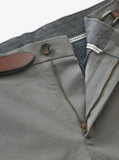 Grijs - Slim Fit - Zachte chino met print en riem