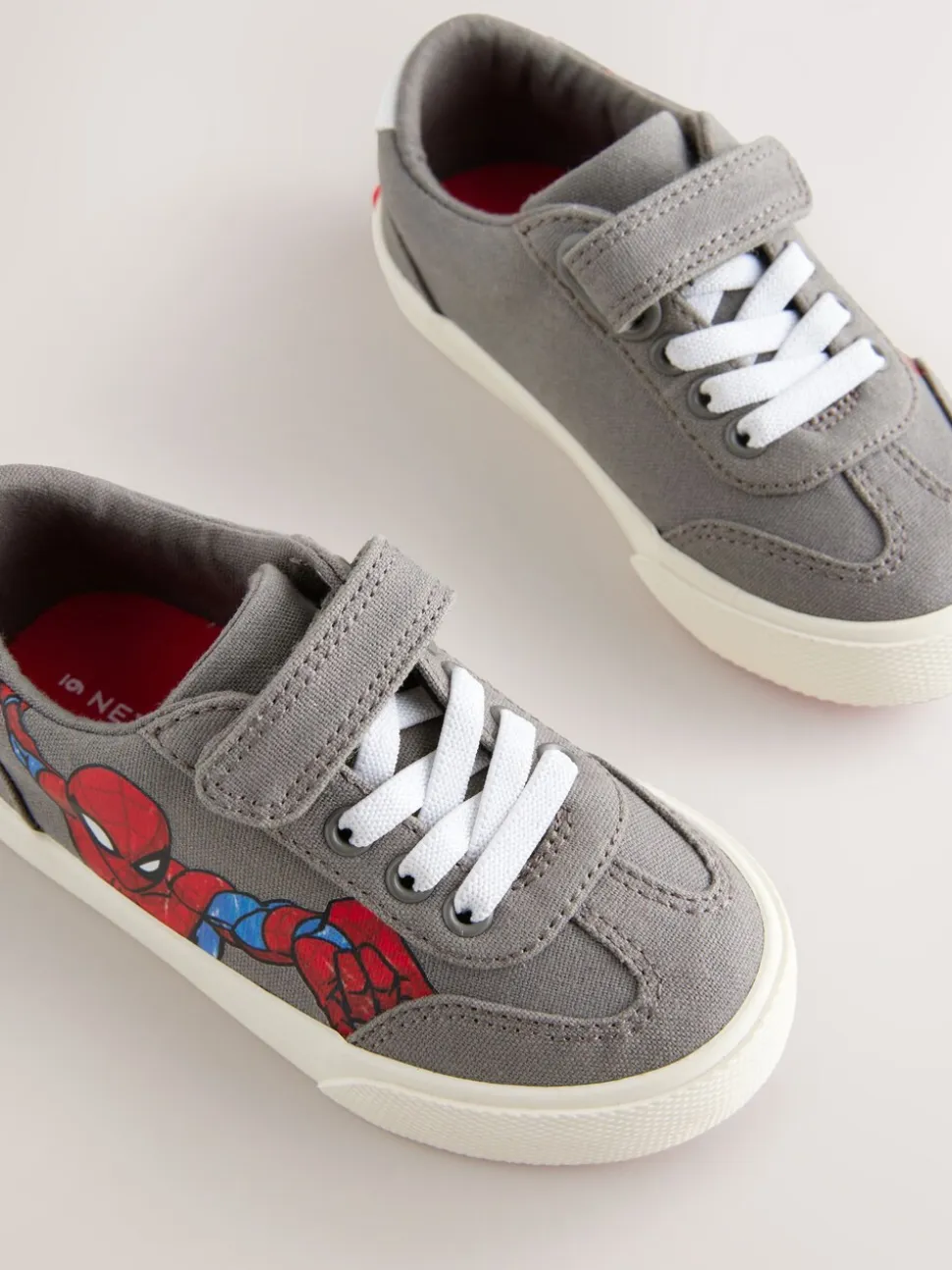 Grijs - Sneakers met klittenbandsluiting, elastische veters en Spidermanprint