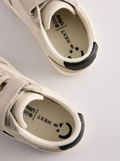 Grijs - Sneakers met klittenbandsluiting en elastische veters