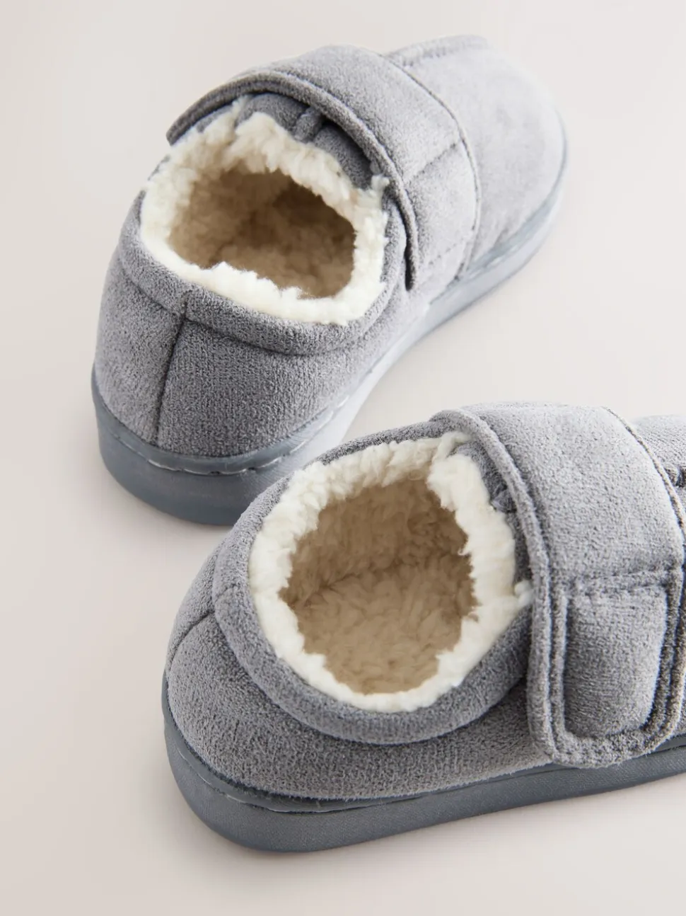 Grijs - Warm gevoerde pantoffels met kuipzool