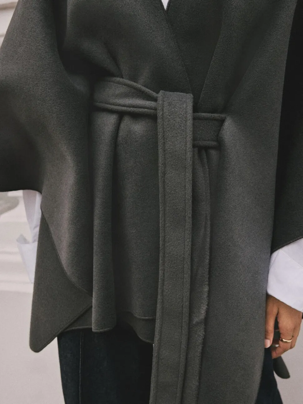 Grijs - Wrap Front Cape Poncho