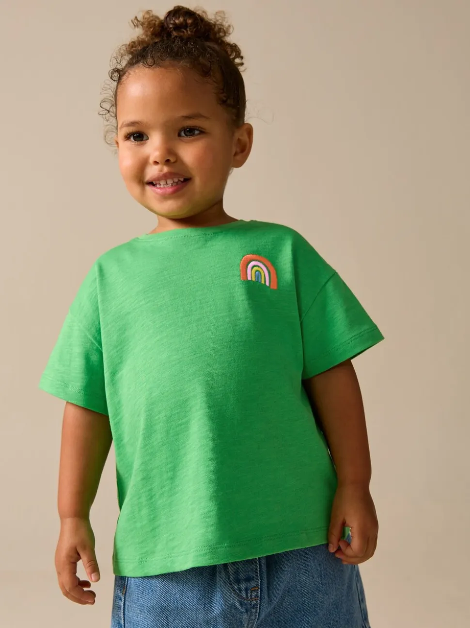 Groen met regenboog - Short Sleeve Embroidered T-Shirt (3mths-7yrs)