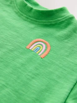 Groen met regenboog - Short Sleeve Embroidered T-Shirt (3mths-7yrs)