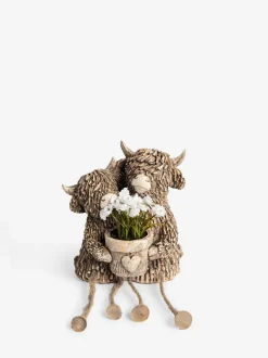 Hamish Couple with Artificial Flowers