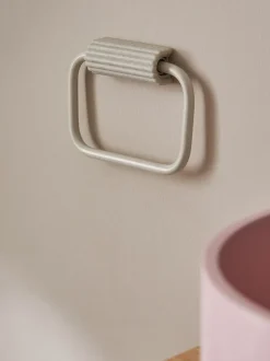 Handdoekrail met ribstructuur