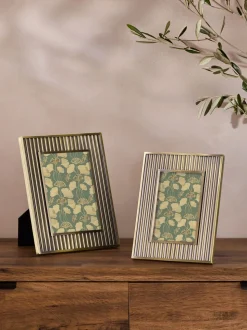 Hollis Ribbed Metal Photo Frame