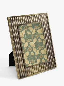 Hollis Ribbed Metal Photo Frame