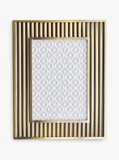 Hollis Ribbed Metal Photo Frame