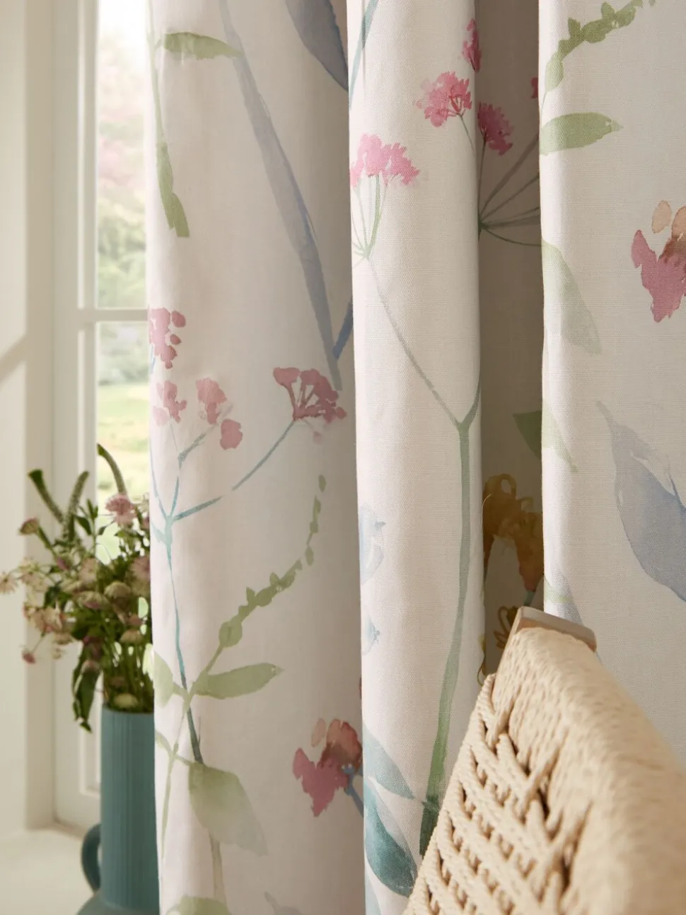 Isla ringgordijnen met bloemenprint