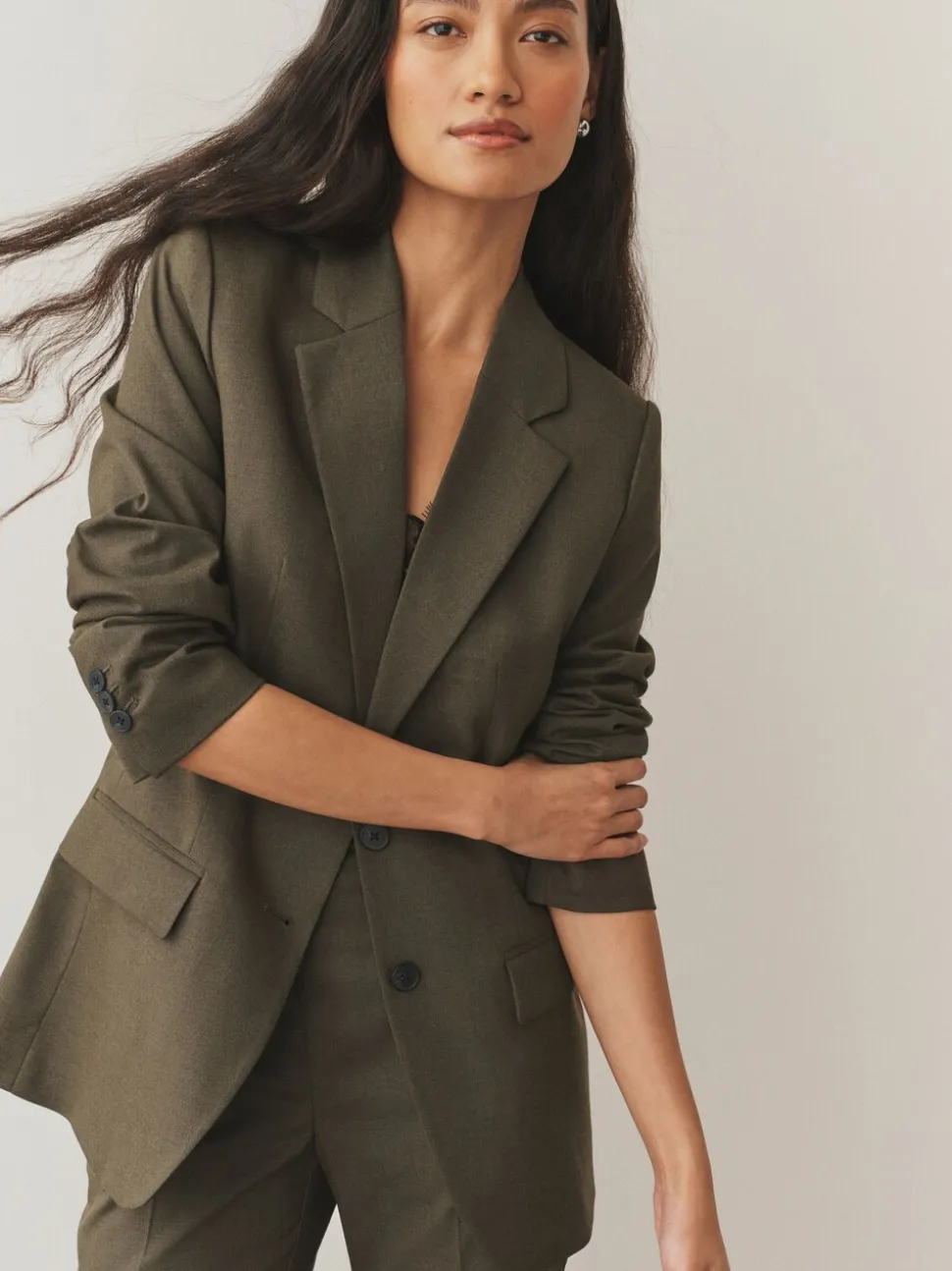 Kakigroen - Op maat gemaakte blazer met enkele rij knopen van wol