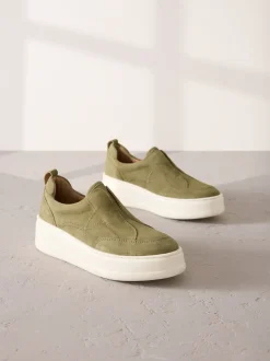 Kakigroen - Signature leren sneakers met dikke plateauzolen en sleehak