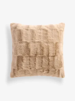 Kussen van imitatiebont met textuur en ruit