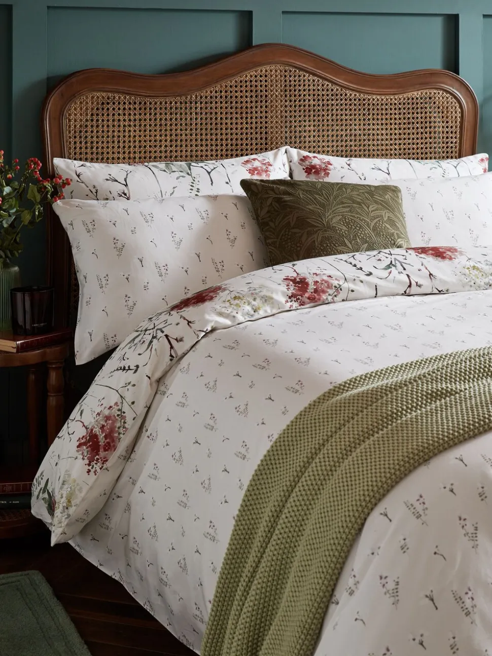 Laura Ashley 100% Cotton Sateen 220 Thread Count Pallington Bloom Duvet Cover and Pillowcase Set