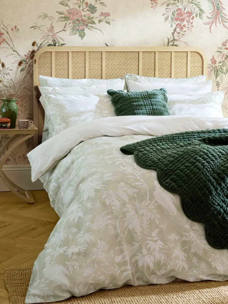 Laura Ashley Attleton 220 Thread Count Duvet Cover and Pillowcase set