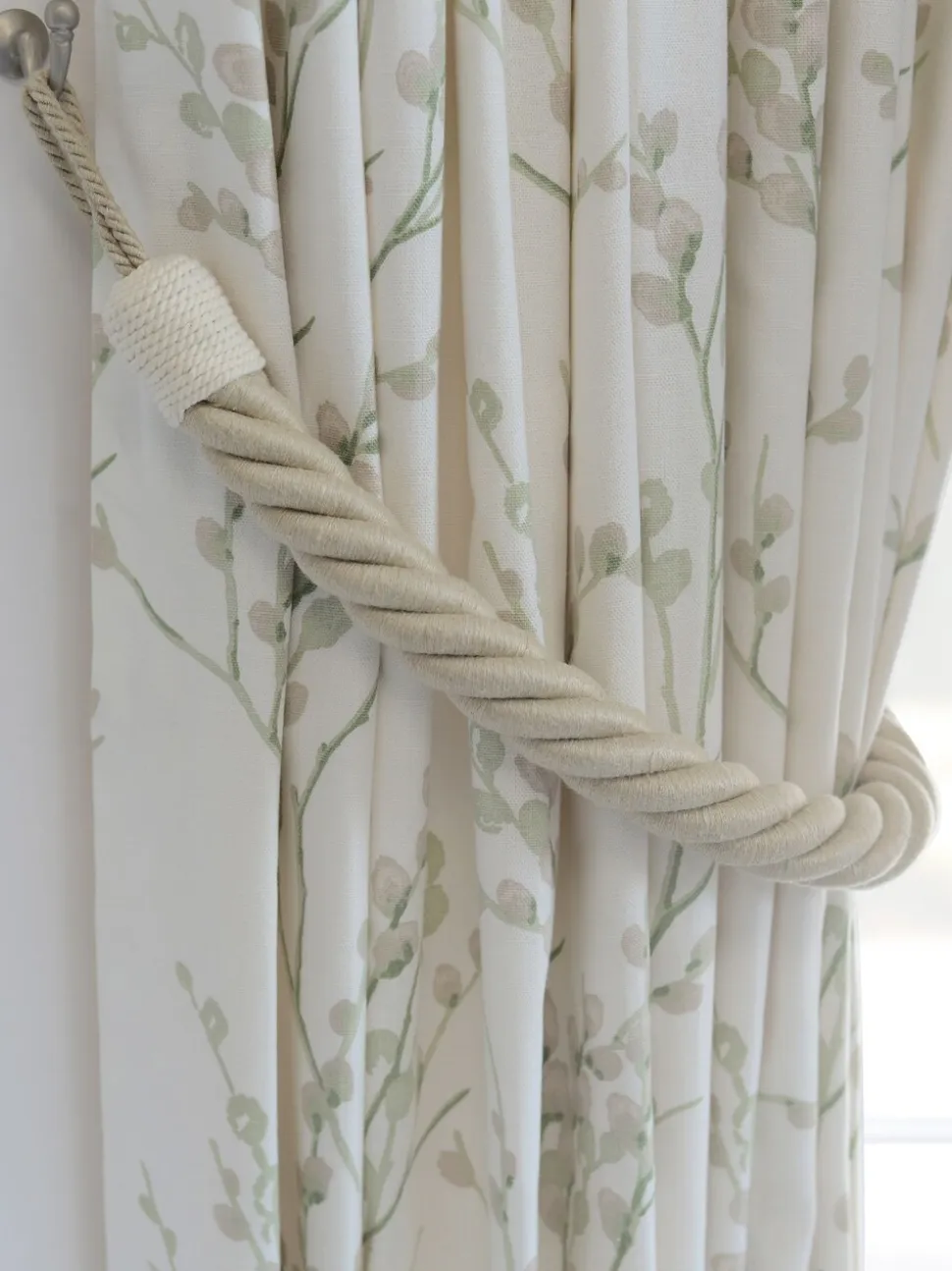 Laura Ashley Rhiannon touw embrasse