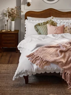 Laura Ashley Scallop 200 Thread Count Duvet Cover and Pillowcase Set