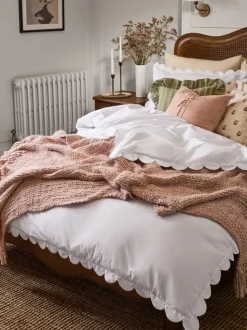 Laura Ashley Scallop 200 Thread Count Duvet Cover and Pillowcase Set