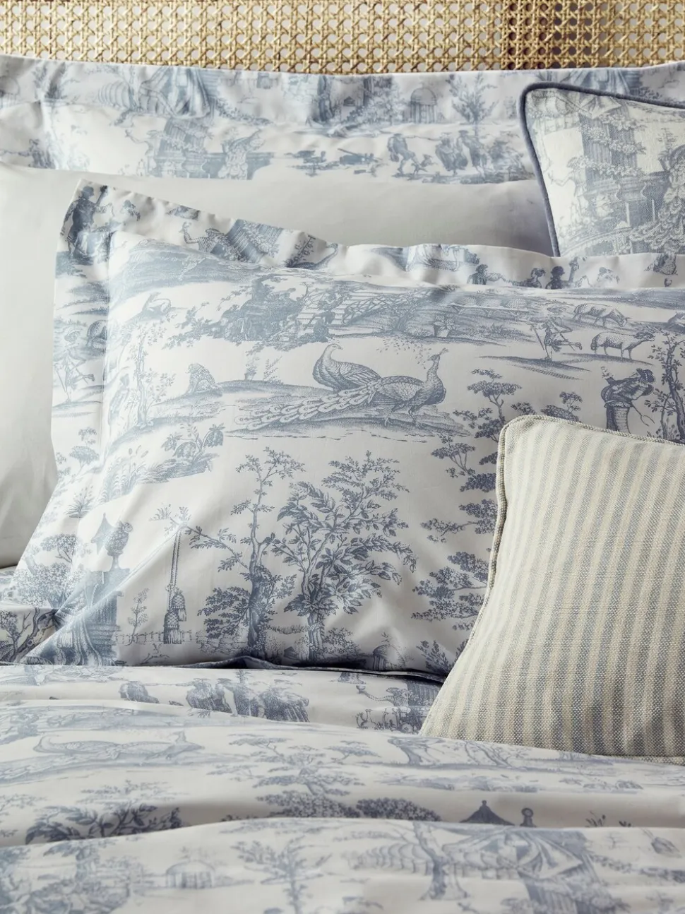 Laura Ashley Set of 2 Braysmith Toile 200 Thread Pillowcases