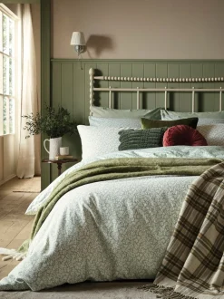 Laura Ashley Sweet Alyssum Duvet Cover and Pillowcase Set