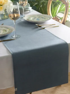 Laurence Llewelyn-Bowen Palm Print Court tafelloper van 100% katoen