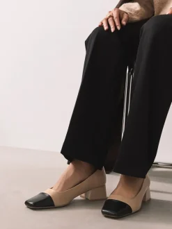 Licht beige - Forever Comfort® Toe Cap Low Block Court Heels