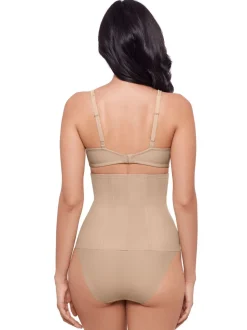 Licht beige - Miraclesuit Modern Miracle Firm Control Pull On Waist Cincher