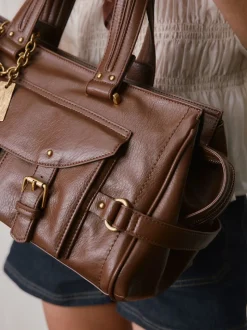 Lichtbruin - Charm Buckle Hand Held Bag