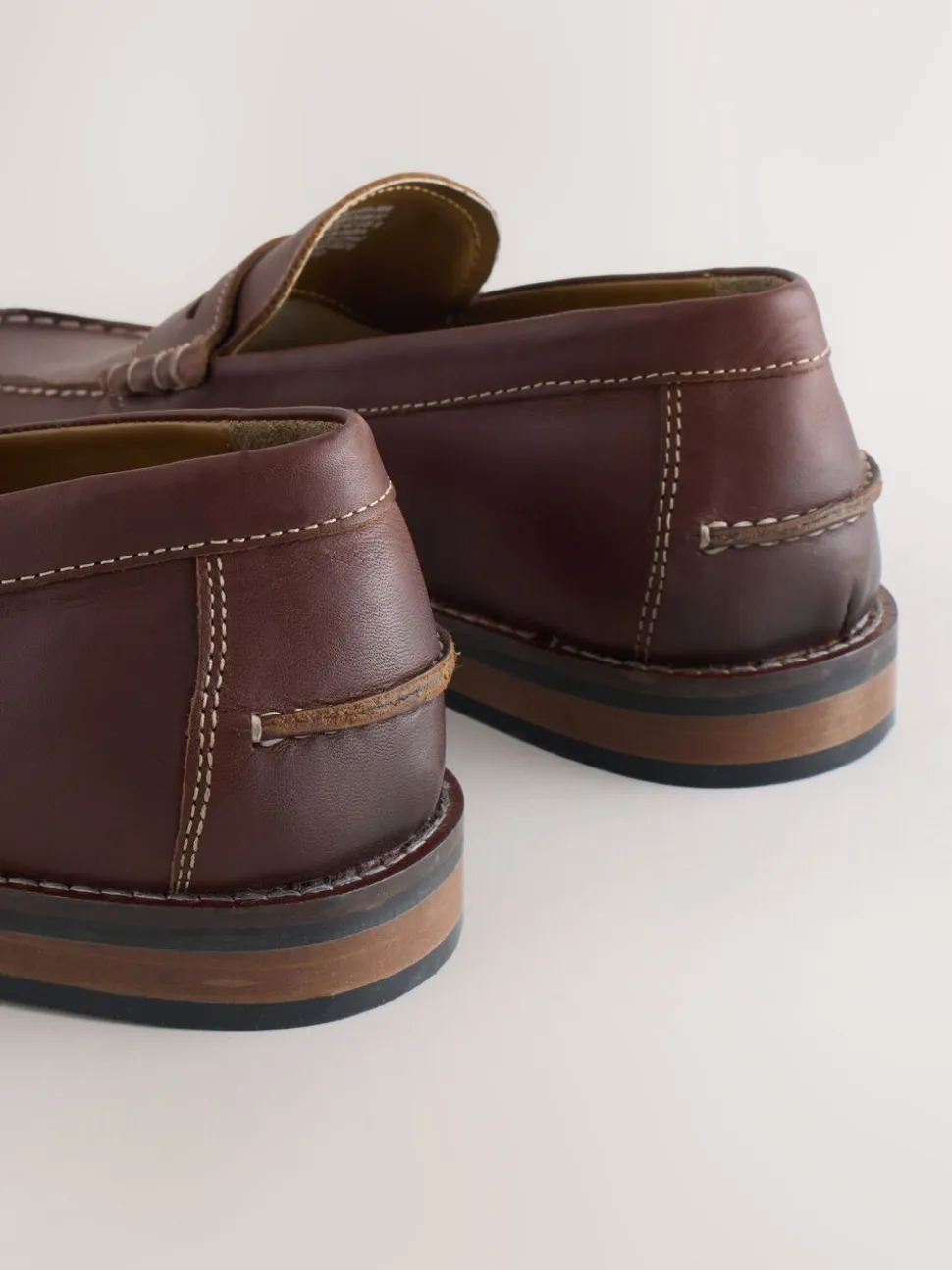 Lichtbruin - Penny-loafers met contrasterende stiksels
