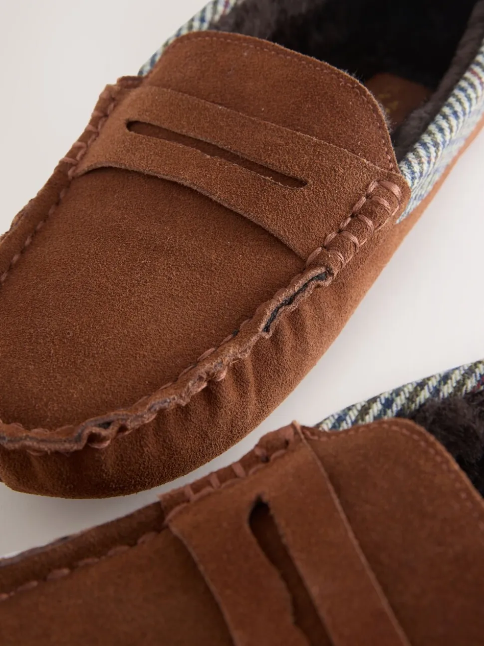 Lichtbruin - Signature Suede Fabric Trim Moccasin Slippers