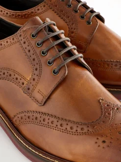 Lichtbruin - Standaard pasvorm - Leren brogues met contrasterende dikke zool