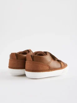 Lichtbruin - Touch Fastening Baby Trainers (0-2mths)