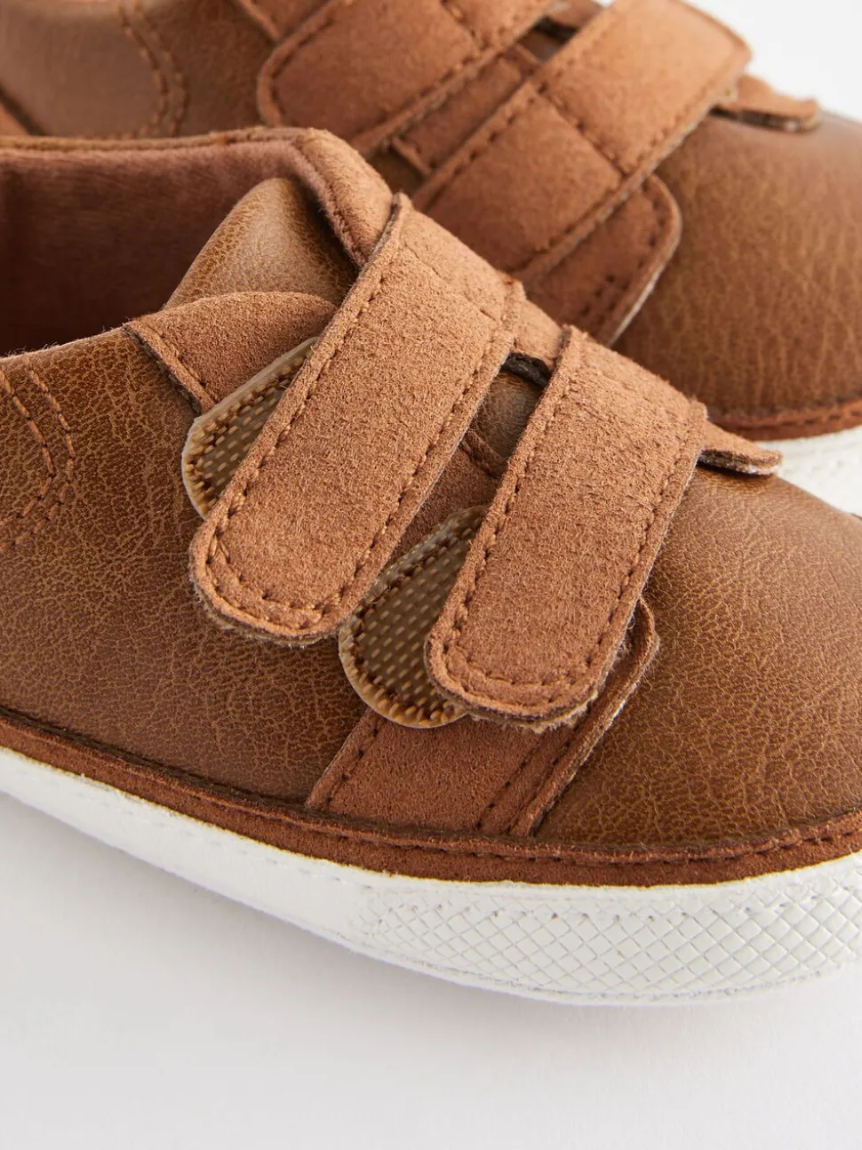 Lichtbruin - Touch Fastening Baby Trainers (0-2mths)