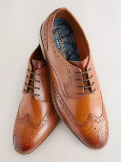 Lichtbruin - Wijde pasvorm - Brogues van leer met contrasterende zool