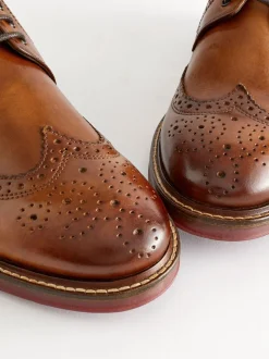 Lichtbruin - Wijde pasvorm - Leren brogues met contrasterende dikke zool