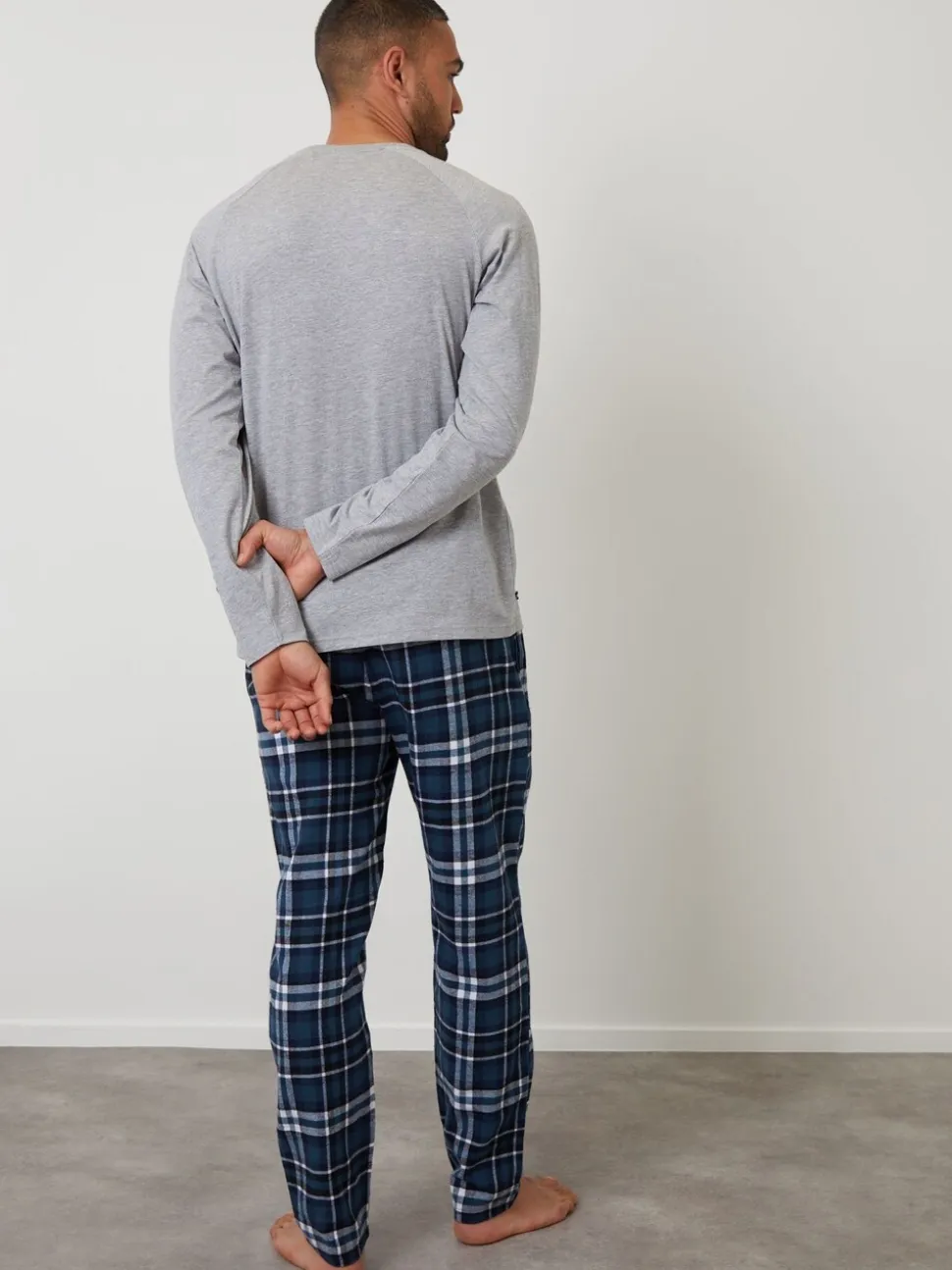 Lichtgrijs - Threadbare - Pyjamaset van gemengde stoffen met lange mouwen