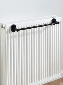 Magnetische uitschuifbare handdoekrail