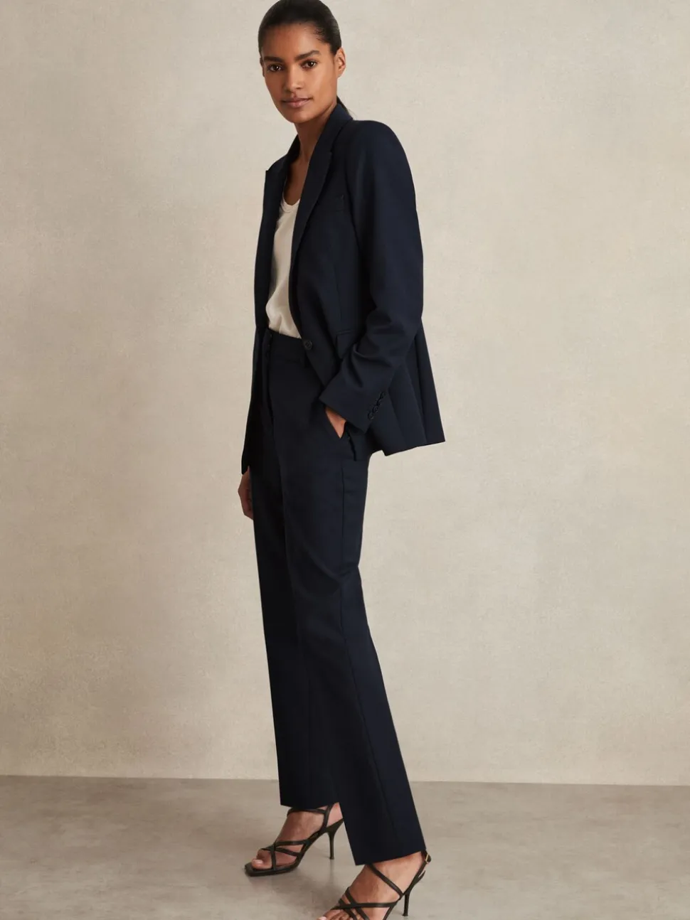 Marineblauw - Reiss Gabi maatsnit-kostuumblazer met enkele knoopsluiting