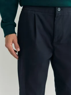 Marineblauw - Standaard toelopende pasvorm - Pleated Stretch Chinos Trousers With Elasticated Waist