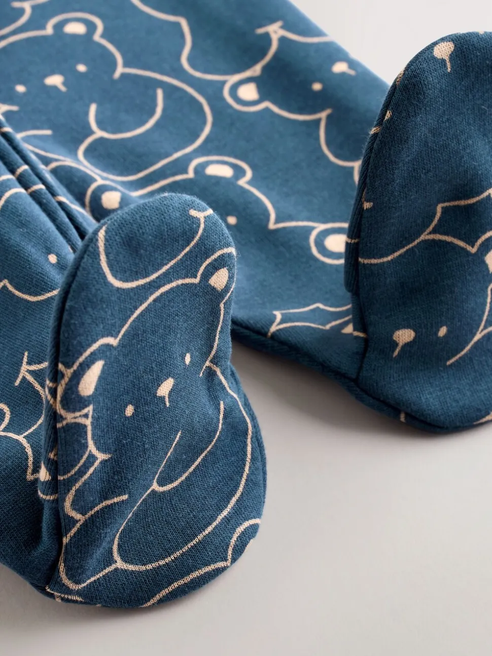 Marineblauw met berenprint - Babypyjama met fleecevoering