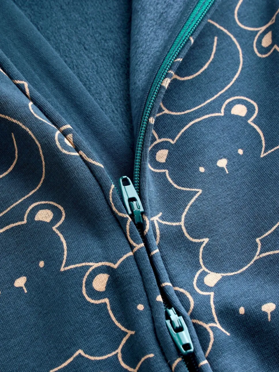 Marineblauw met berenprint - Babypyjama met fleecevoering