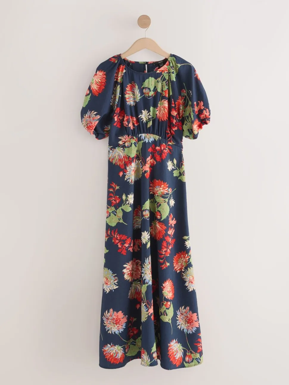 Marineblauw met bloemenprint - Midi-jurk met print en pofmouwen