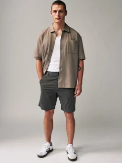 Marineblauw/antraciet - Ruimvallende pasvorm. - Set van 2 chinoshorts met stretch