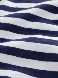 Marineblauwe/witte strepen - T-shirt met zakje en madeliefjesprint (1,5-16 jr)