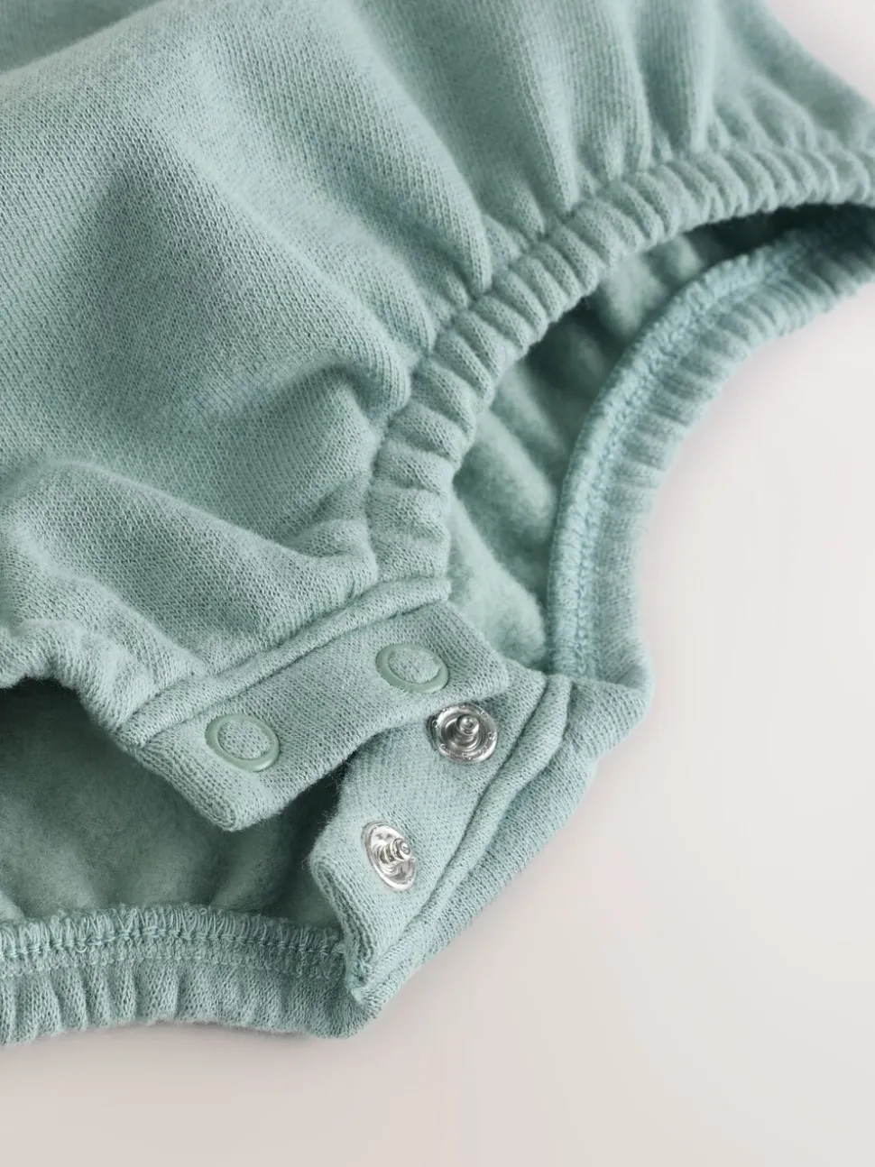 Mineraal gestreept - Babyset van geweven tuinbroek en rompertje (0 mnd-2 jr)