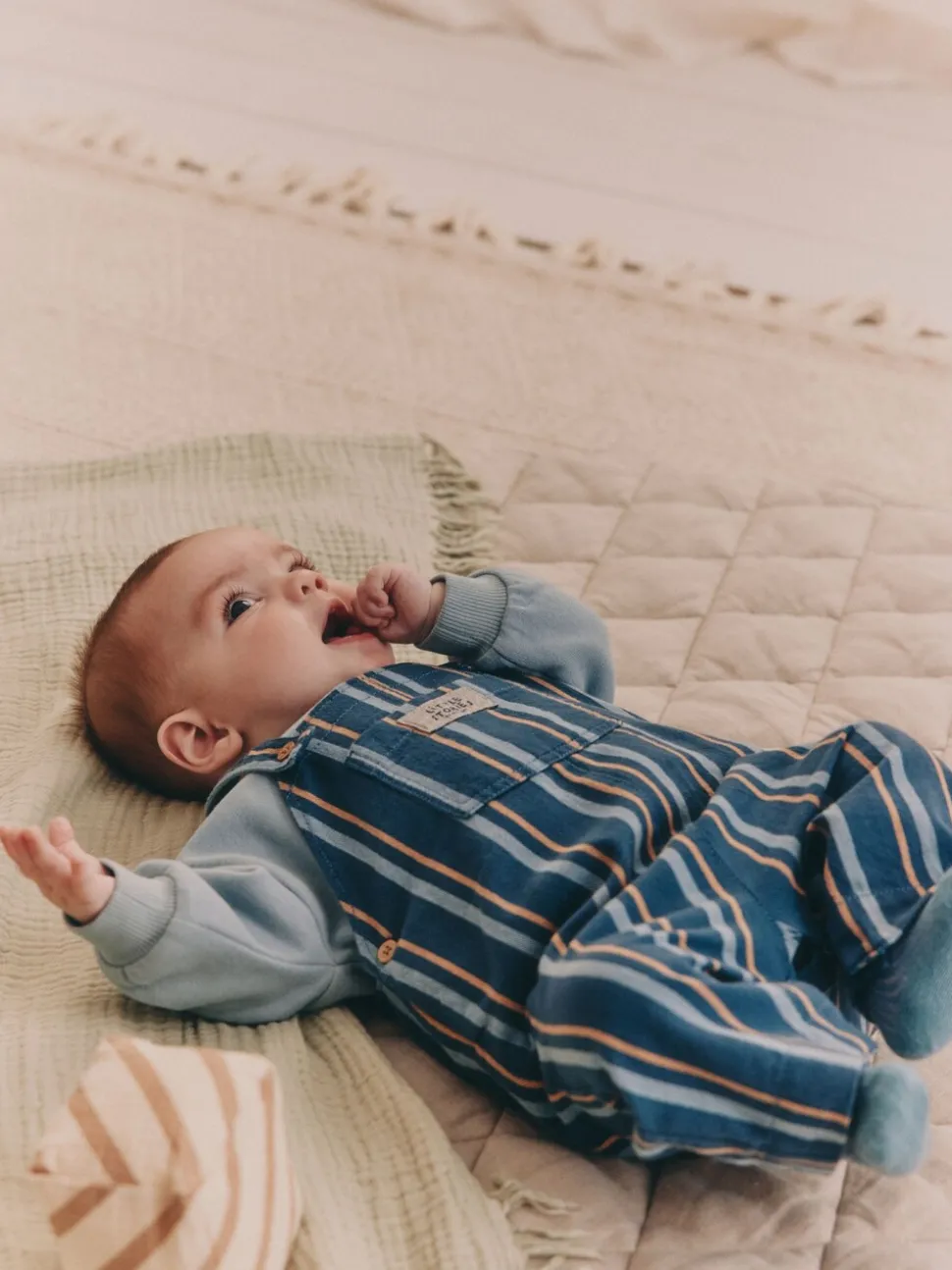 Mineraal gestreept - Babyset van geweven tuinbroek en rompertje (0 mnd-2 jr)